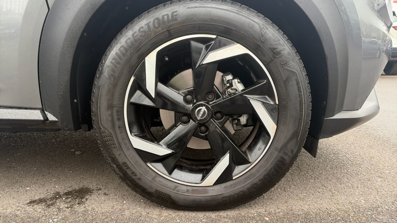 Nissan Juke 1.0 DiG-T 114 N-Connecta 5dr DCT Petrol Hatchback